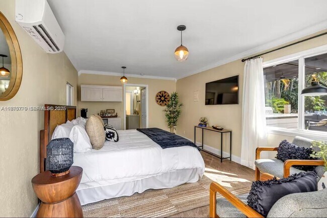 Building Photo - 110 SE 11th Ave