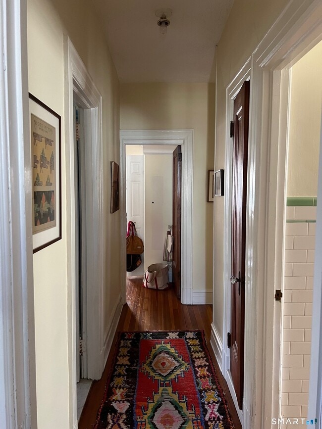 Building Photo - 826 Orange St