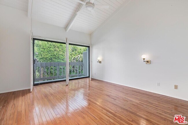 Building Photo - 1013 21st St