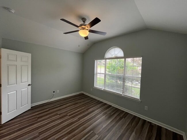 Building Photo - Beautiful 4 Bedroom 2 and a Half Bathroom in the Heart of Sherwood, AR
