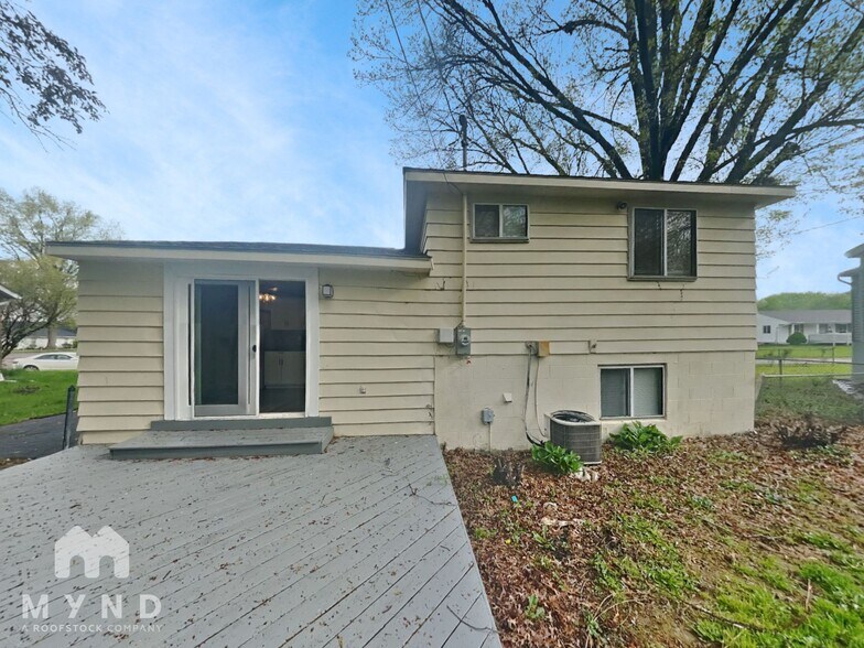 Building Photo - 4863 Talbert Dr