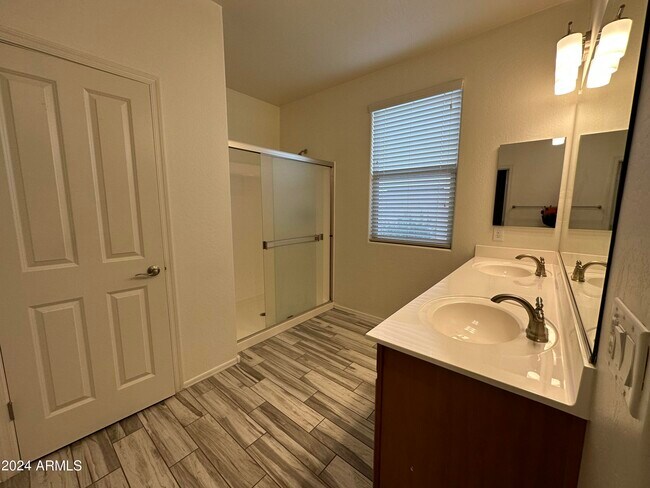 Building Photo - 14939 S 180th Ave