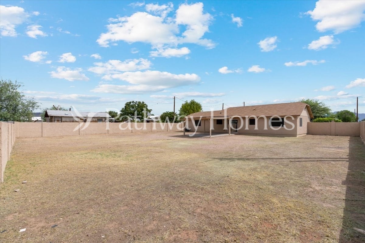 Building Photo - 774 S Ocotillo Dr