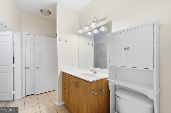 Building Photo - 12913 Centre Park Cir