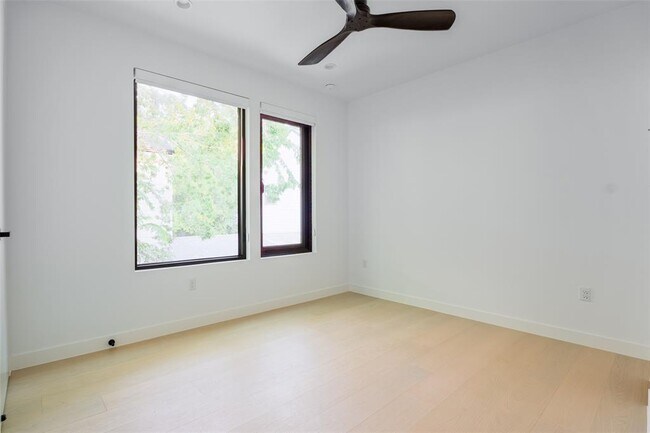 Building Photo - 2807 Garwood St