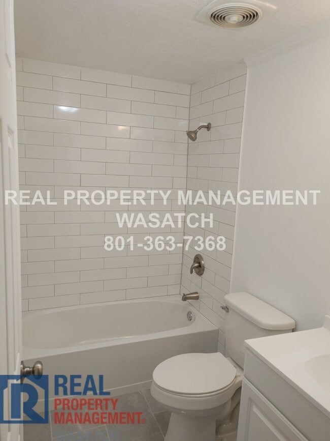 Building Photo - Take a Look at This 4 Bedroom 2 Bathroom Home in West Jordan UT!!