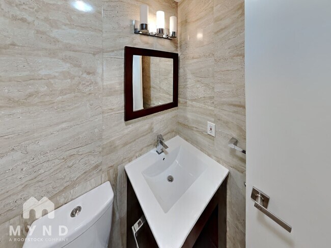 Building Photo - 990 Tera Ct