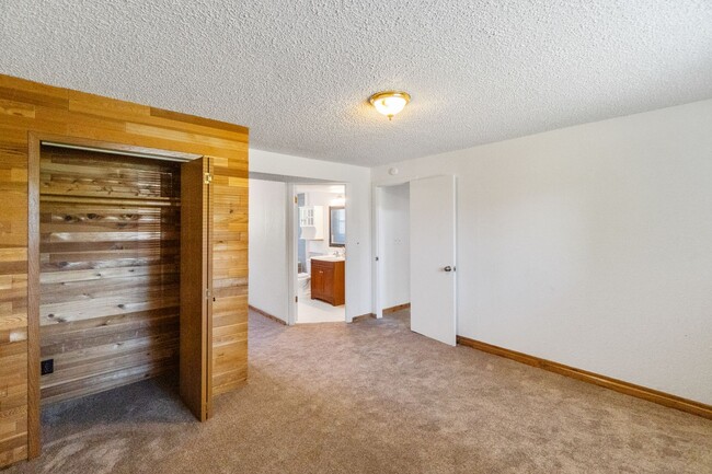 Building Photo - Gorgeous Single Family Home in Spokane's S...