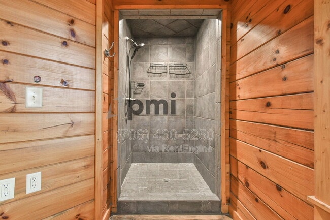 Building Photo - 461 River Estates Rd