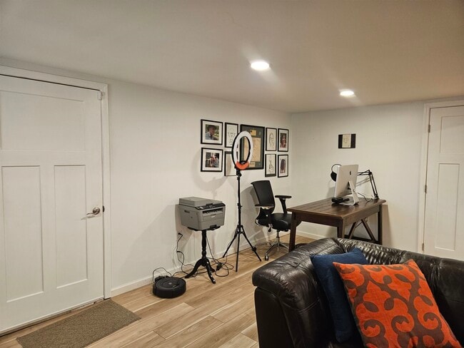 Building Photo - 13 Mitchell Rd