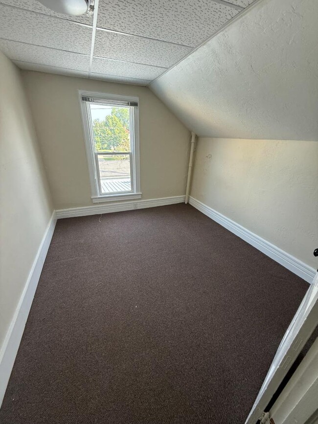 Building Photo - 1835 Dunlap Ave