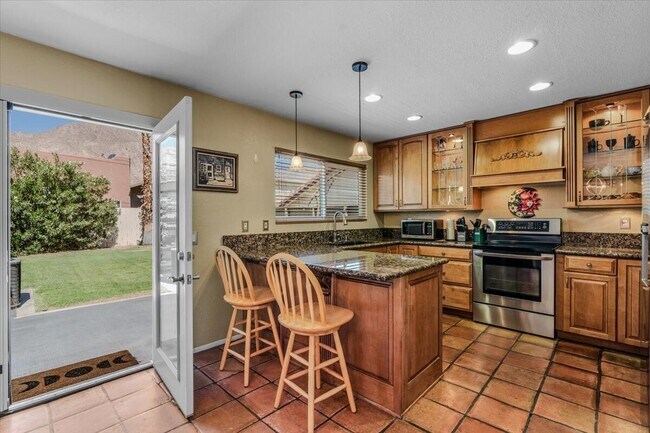 Building Photo - 53705 Avenida Diaz