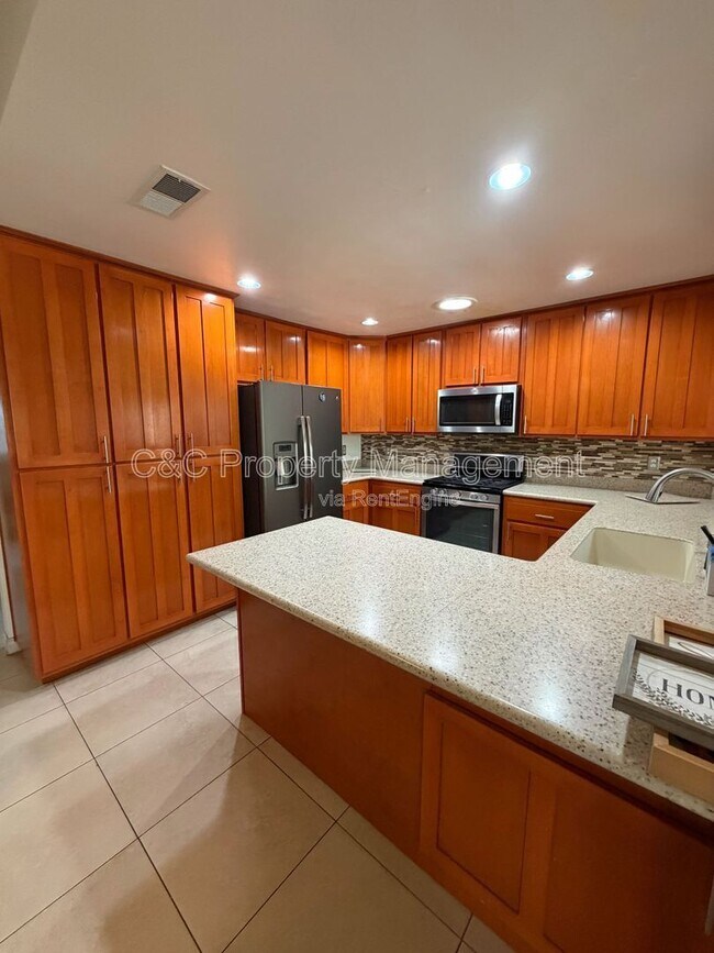 Building Photo - 18120 Raymond Ct