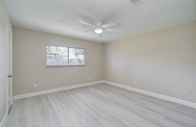 Building Photo - 13843 Rosetta Dr