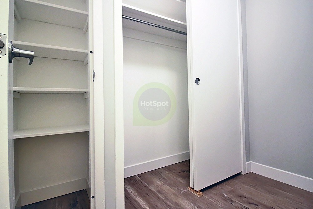 Building Photo - 1194 S Michigan Ave