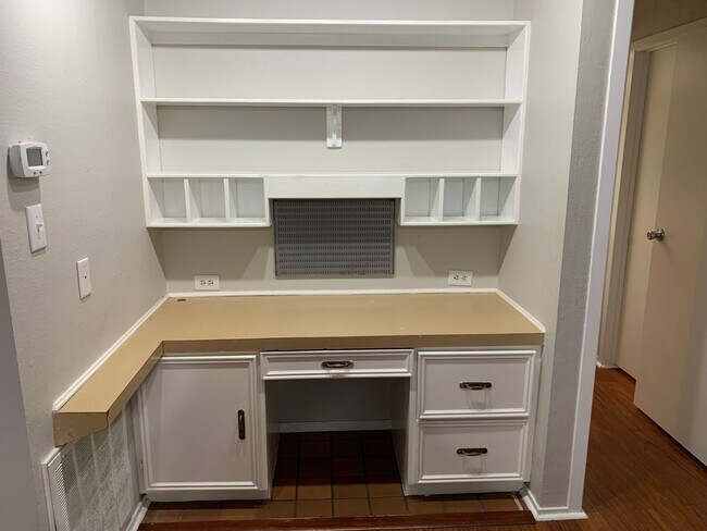 Building Photo - Great Floor Plan