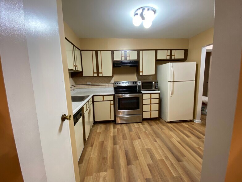 Building Photo - 519 Racine Ln