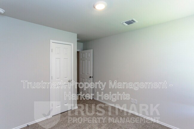 Building Photo - 1003 Cedar Trl