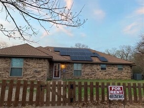 Building Photo - 925 Boone Dr