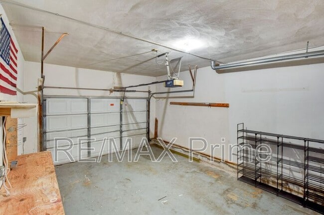 Building Photo - 1025 Still Meadow Ct