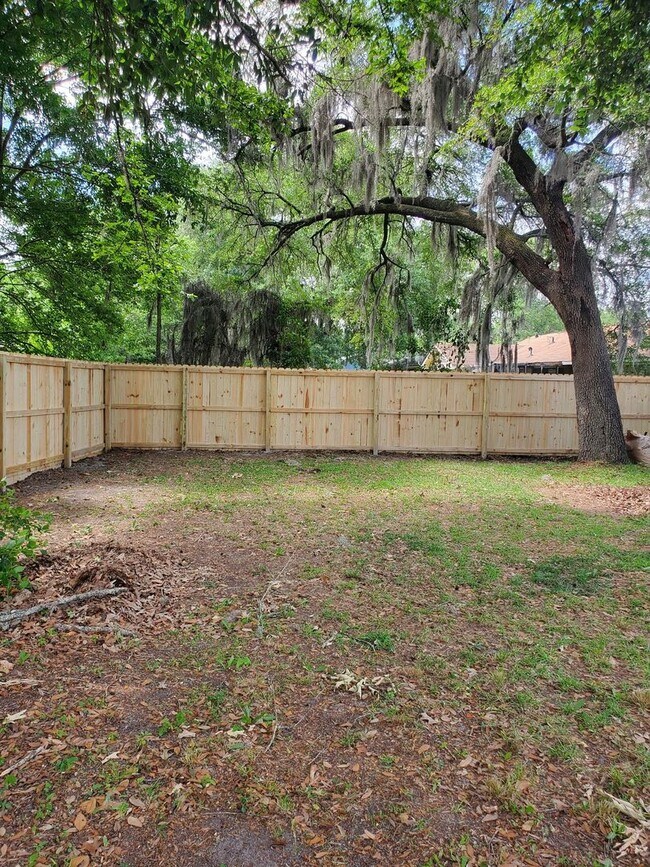 Building Photo - 1226 Roberts Way