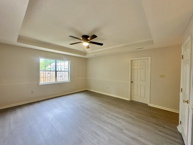 Building Photo - 334 Sawgrass Dr