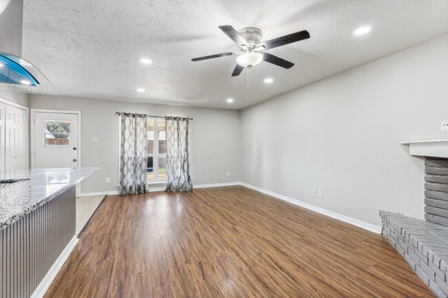 Building Photo - 540 Oldbridge Dr