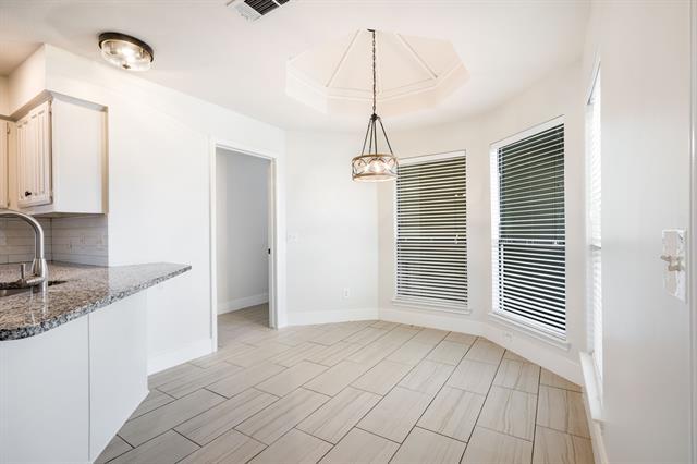 Building Photo - 1824 Huron Trail