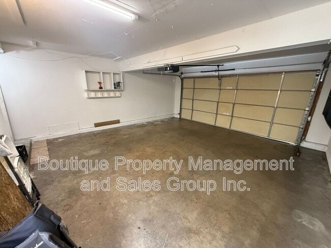 Building Photo - 11086 El Amarillo Ave