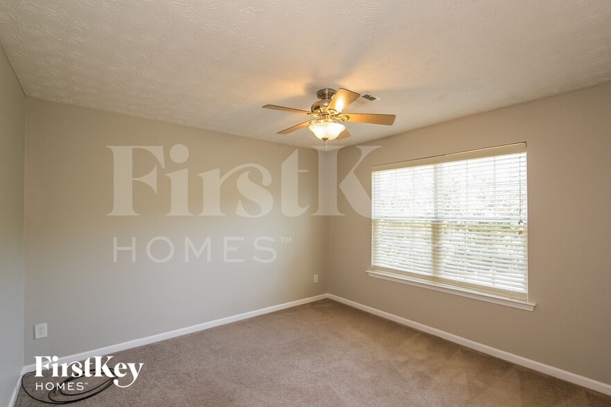 Building Photo - 3545 Bridgeshaw Dr