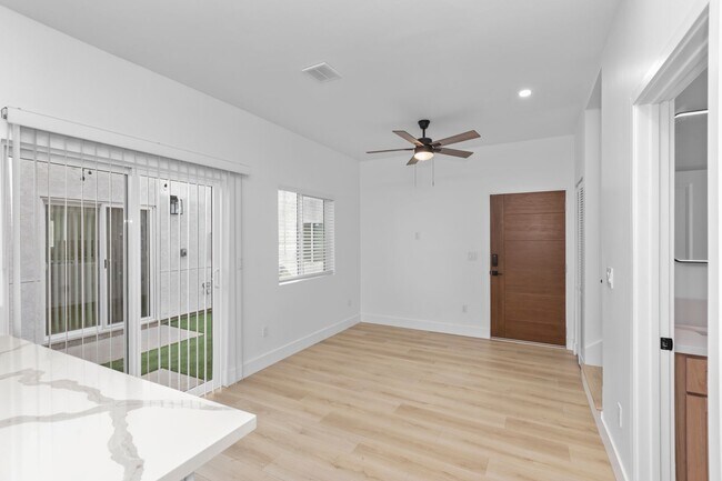 Building Photo - Fire pit!