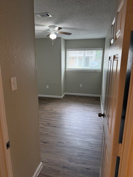 Building Photo - 6205 Jackson Rd