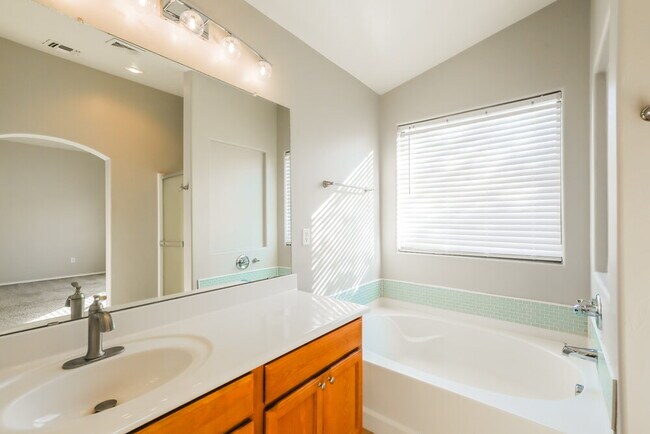 Building Photo - 6737 W Greenland Ct