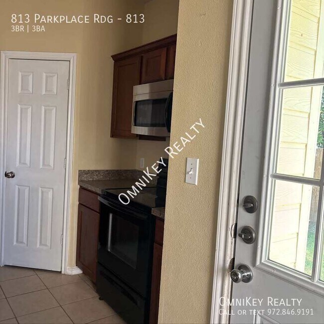 Building Photo - 813 Parkplace Ridge