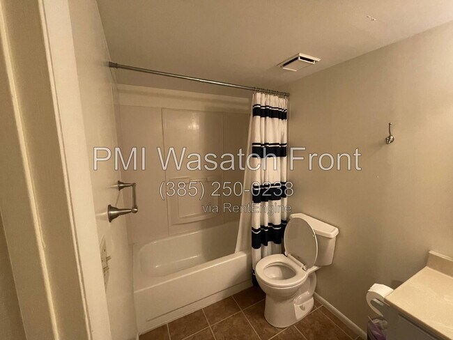 Building Photo - 662 E Cobblestone Ln