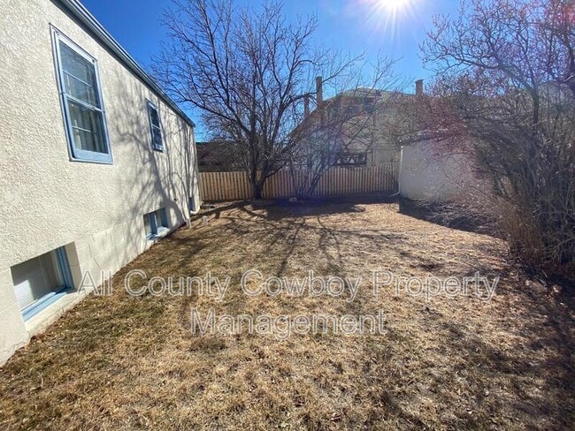 Building Photo - 260 N 7th St