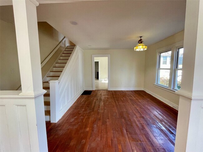 Building Photo - 417 Adams Ave