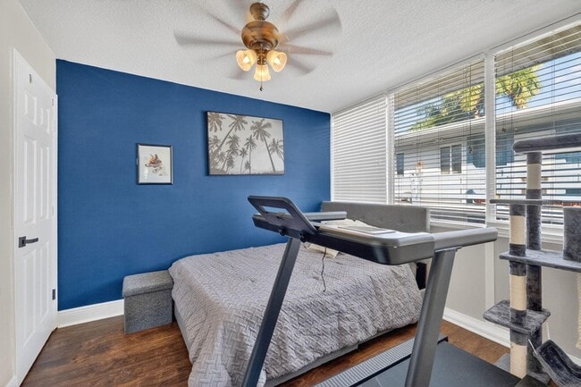 Building Photo - 1531 SE 15th St