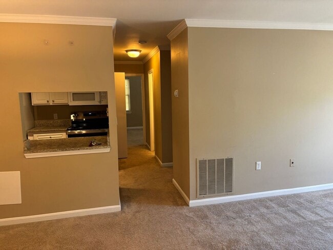 Building Photo - 18336 Streamside Dr
