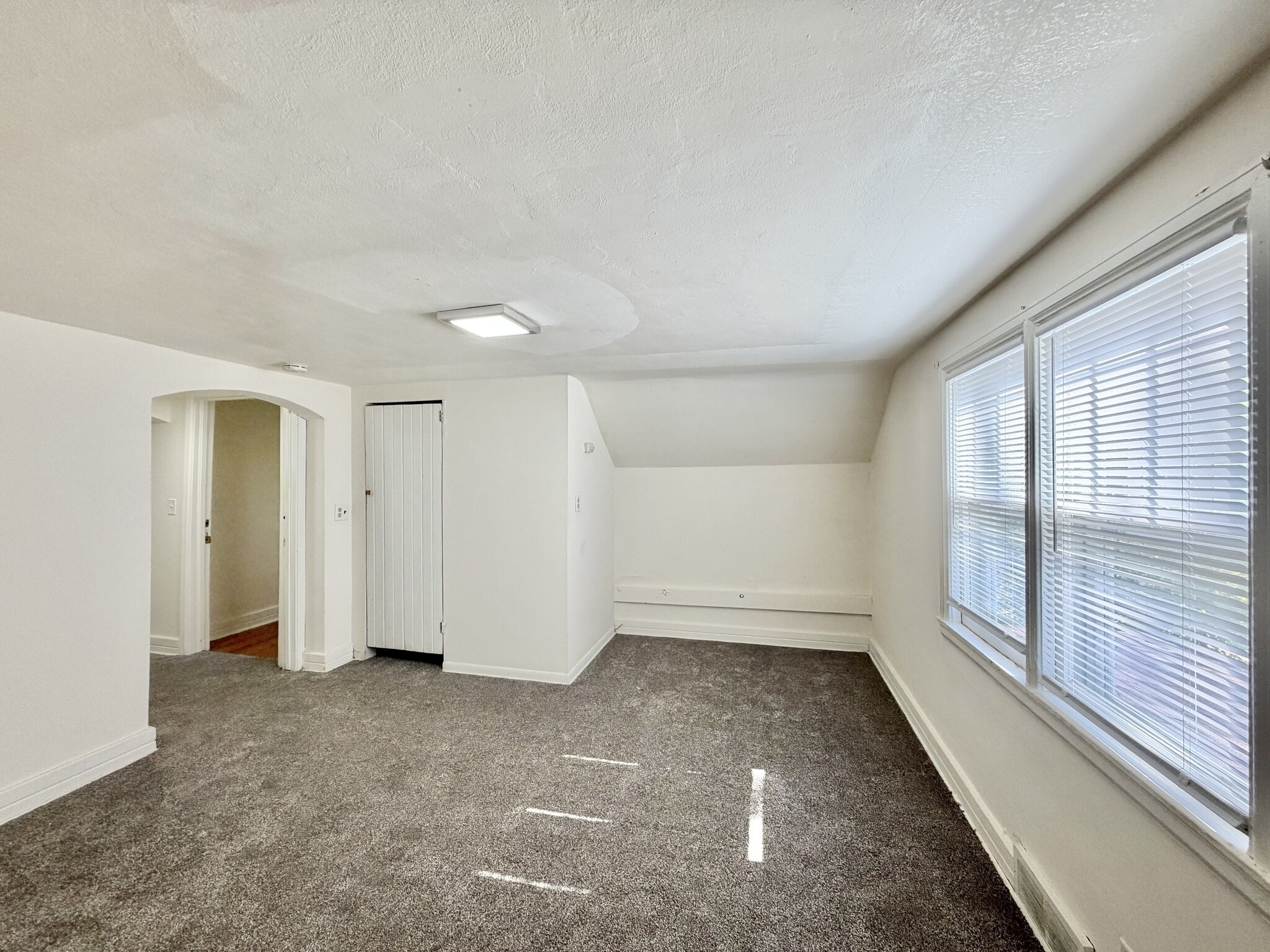 Building Photo - 1838 Spohn Ave