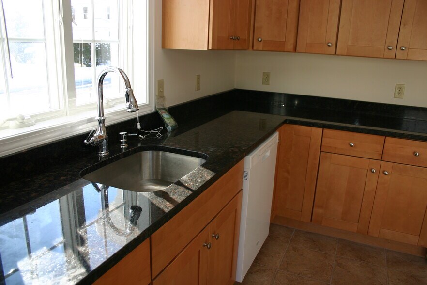 Building Photo - 20 Capen St