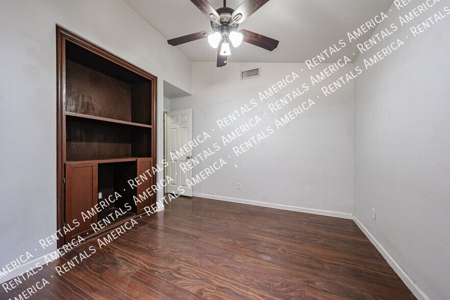 Building Photo - 1241 N Longmore St