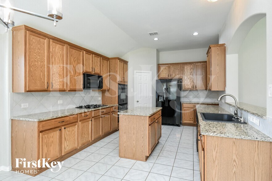 Building Photo - 403 Canadian Trail