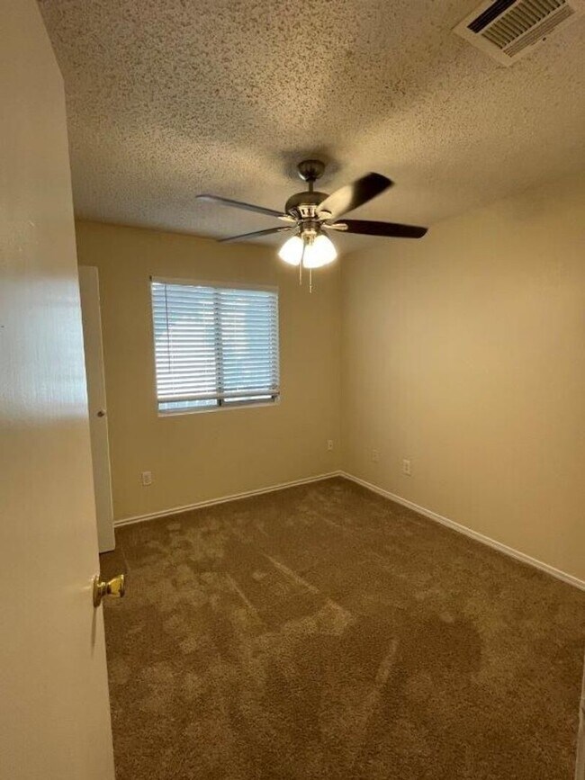 Building Photo - 7209 Aldea Dr