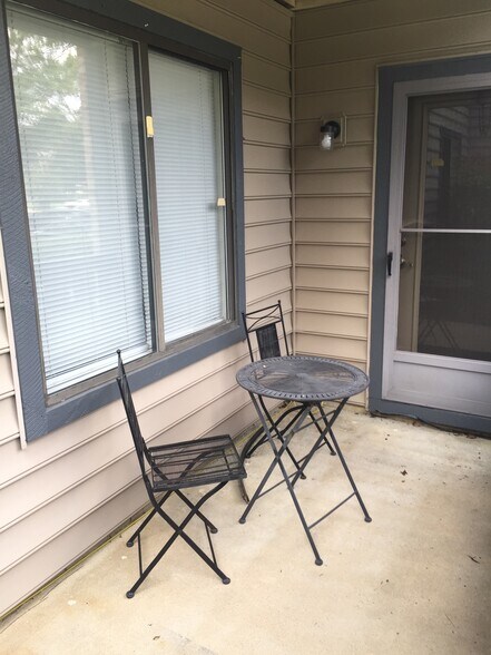 Patio - 4705A Dunbarton Rd