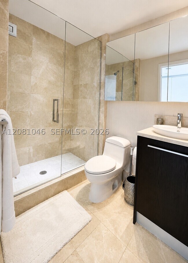 Building Photo - 17121 Collins Ave