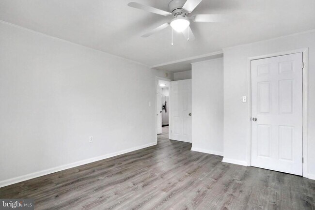 Building Photo - 205 S Princess St