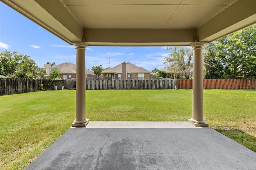 Building Photo - 9729 Helmsley Cir