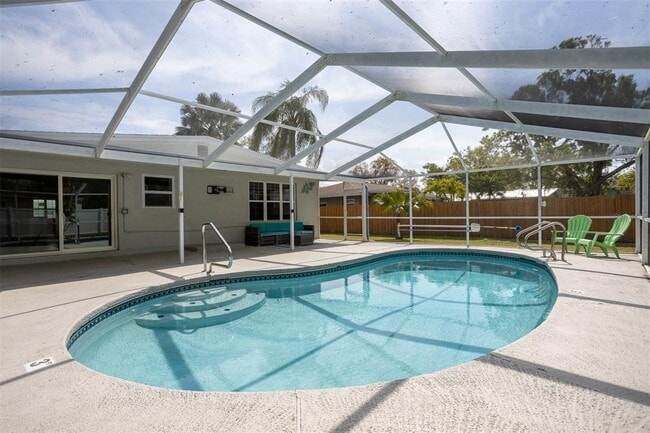 Building Photo - 711 Bayshore Dr