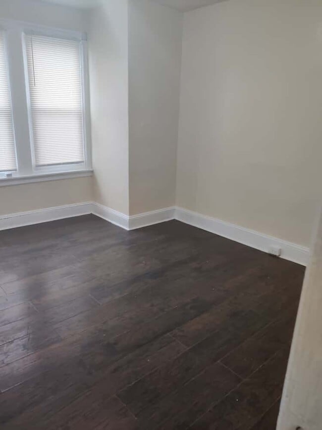 Building Photo - 617 E Hilton St